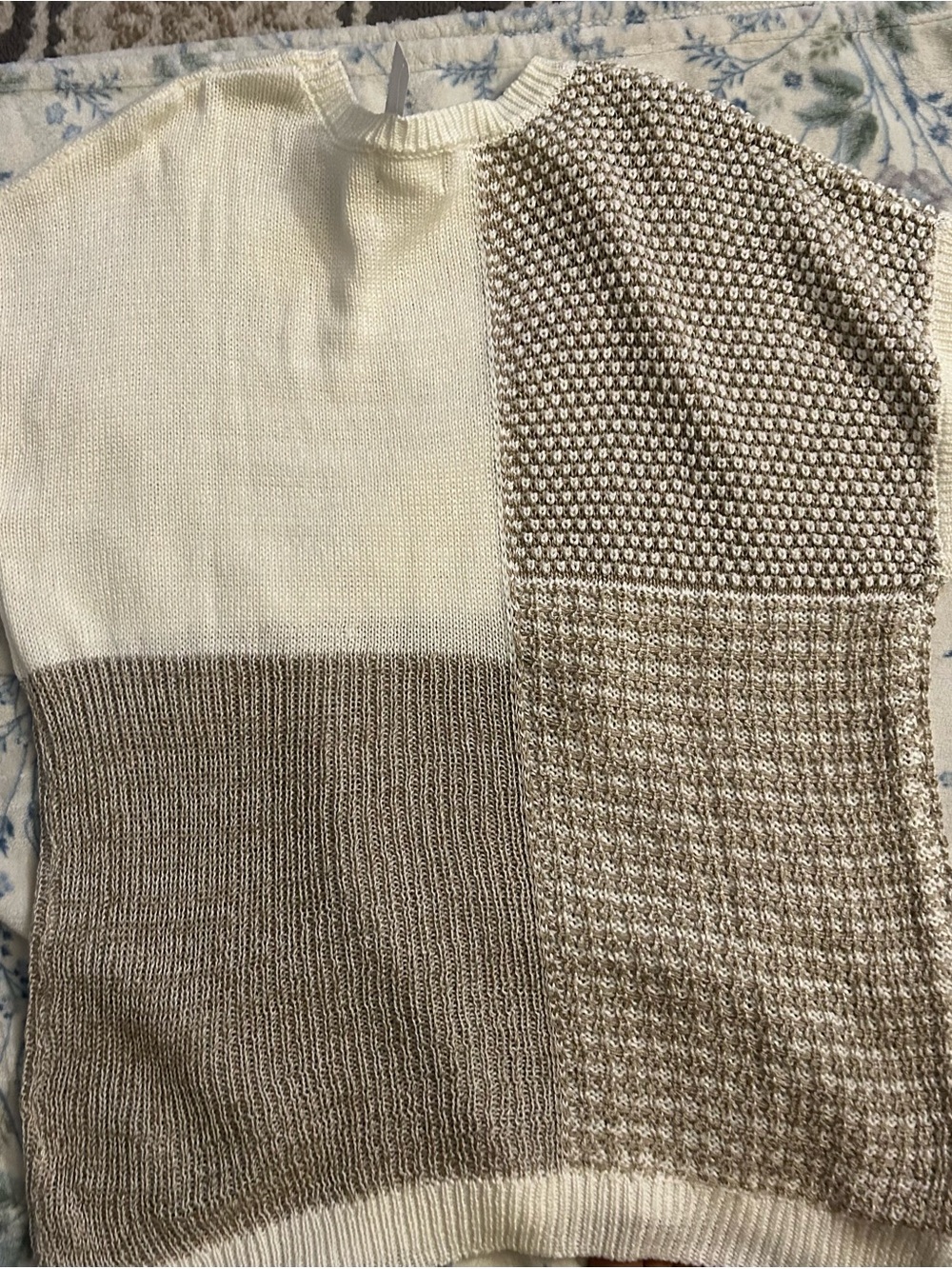 Colorblock Knit Sweater in Cream and Taupe Short Sleeve